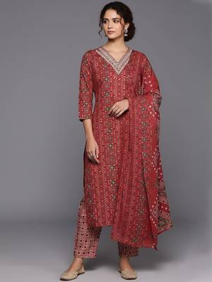 Women Ethnic Motifs Printed Regular Kurta with Trousers & With Dupatta 1
