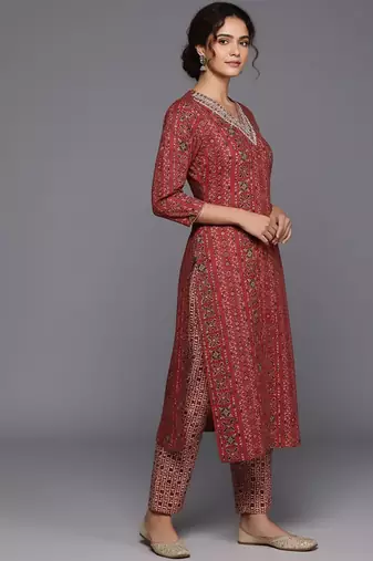 Women Ethnic Motifs Printed Regular Kurta with Trousers & With Dupatta