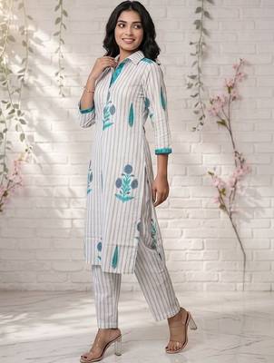 Women Striped Regular Kurta with Trousers 1