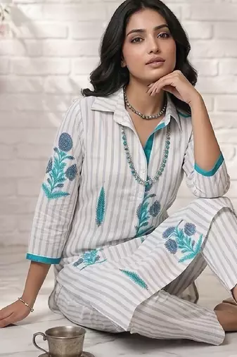Women Striped Regular Kurta with Trousers