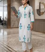Women Striped Regular Kurta with Trousers