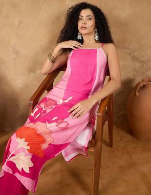 Women Spaghetti strap floral kurta with trousers 1