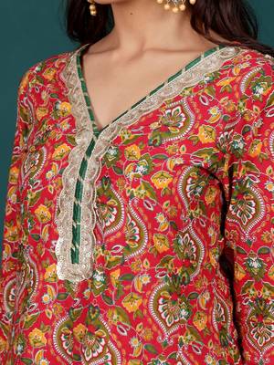 Women Floral Printed Regular Kurta with Dhoti Pants & With Dupatta 3
