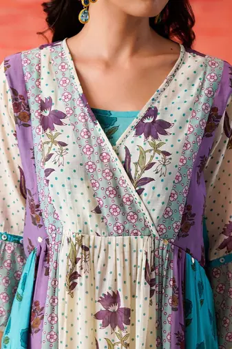 Women Floral Printed Angrakha Kurta with Trousers