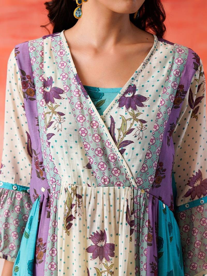 Women Floral Printed Angrakha Kurta with Trousers