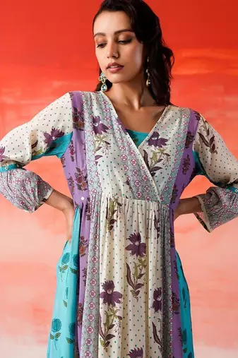 Women Floral Printed Angrakha Kurta with Trousers