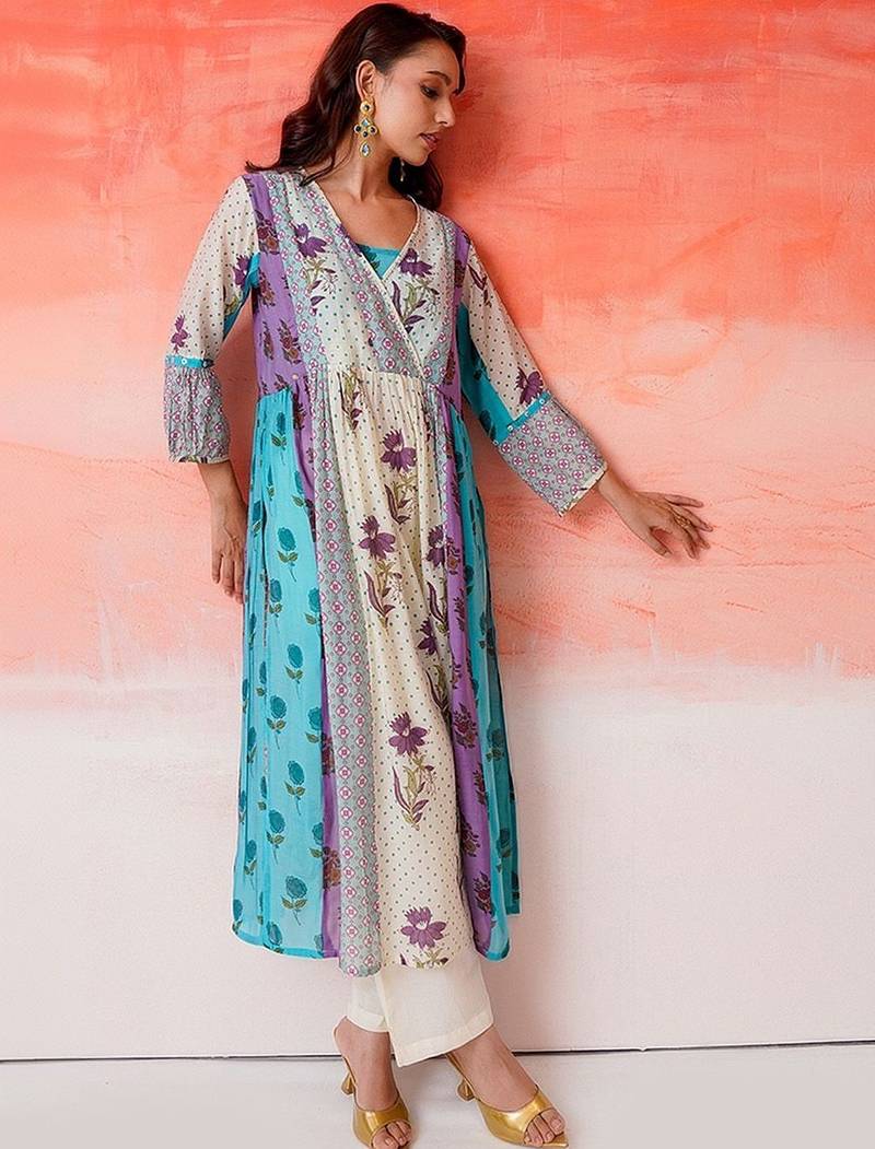 Women Floral Printed Angrakha Kurta with Trousers