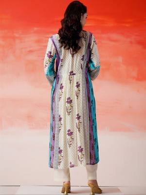 Women Floral Printed Angrakha Kurta with Trousers 6