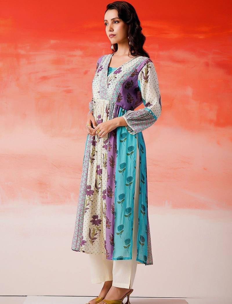 Women Floral Printed Angrakha Kurta with Trousers