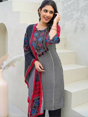 Women Printed Regular Kurta with Trousers & With Dupatta 2