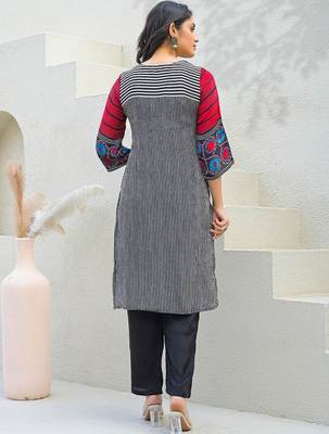 Women Printed Regular Kurta with Trousers & With Dupatta 3