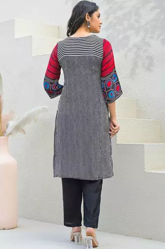 Women Printed Regular Kurta with Trousers & With Dupatta