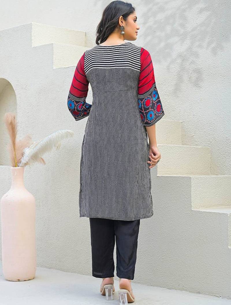 Women Printed Regular Kurta with Trousers & With Dupatta