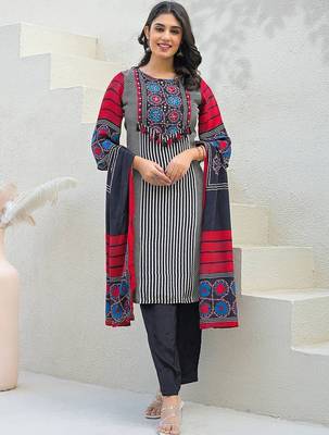 Women Printed Regular Kurta with Trousers & With Dupatta 4