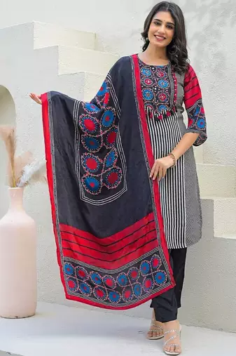 Women Printed Regular Kurta with Trousers & With Dupatta