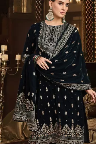 Women Ethnic Motifs Embroidered Thread Work Velvet Kurta Trousers With Dupatta