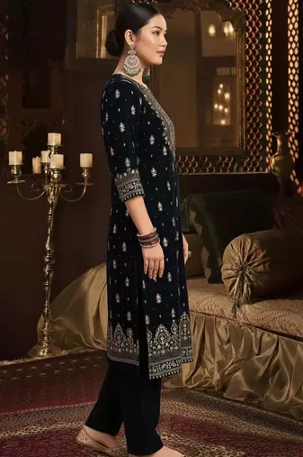 Women Ethnic Motifs Embroidered Thread Work Velvet Kurta Trousers With Dupatta