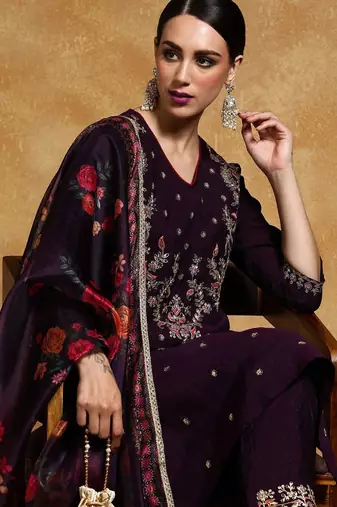 Women Floral Embroidered Regular Kurta with Trousers & With Dupatta