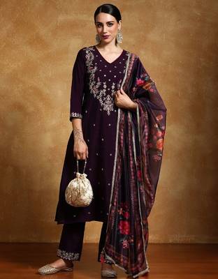 Women Floral Embroidered Regular Kurta with Trousers & With Dupatta 1