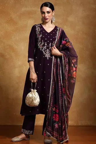 Women Floral Embroidered Regular Kurta with Trousers & With Dupatta
