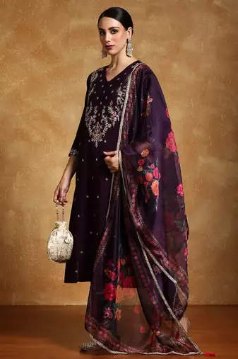 Women Floral Embroidered Regular Kurta with Trousers & With Dupatta