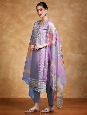 Women Floral Embroidered Kantha Work Pure Cotton Kurta Trousers & With Dupatta 4