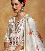 Women Floral Embroidered Regular Thread Work Kurta with Trousers & With Dupatta