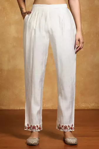 Women Floral Embroidered Regular Thread Work Kurta with Trousers & With Dupatta