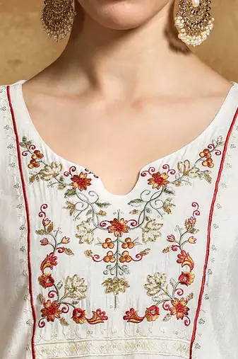 Women Floral Embroidered Regular Thread Work Kurta with Trousers & With Dupatta