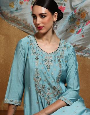 Women Floral Embroidered Regular Kurta with Trousers & With Dupatta 2