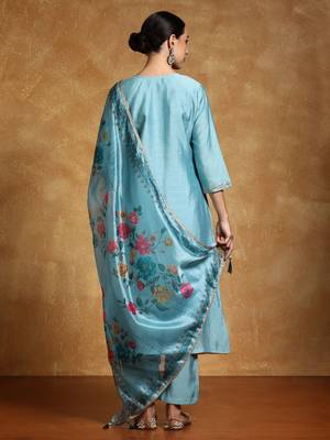 Women Floral Embroidered Regular Kurta with Trousers & With Dupatta 5