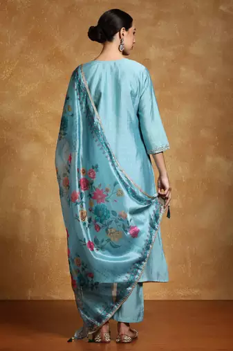 Women Floral Embroidered Regular Kurta with Trousers & With Dupatta