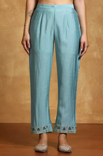 Women Floral Embroidered Regular Kurta with Trousers & With Dupatta