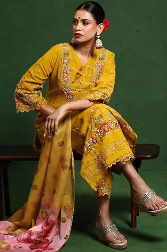 Women Floral Embroidered Regular Thread Work Pure Cotton Kurta with Trousers & With Dupatta