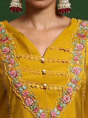 Women Floral Embroidered Regular Thread Work Pure Cotton Kurta with Trousers & With Dupatta 2