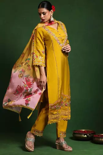 Women Floral Embroidered Regular Thread Work Pure Cotton Kurta with Trousers & With Dupatta