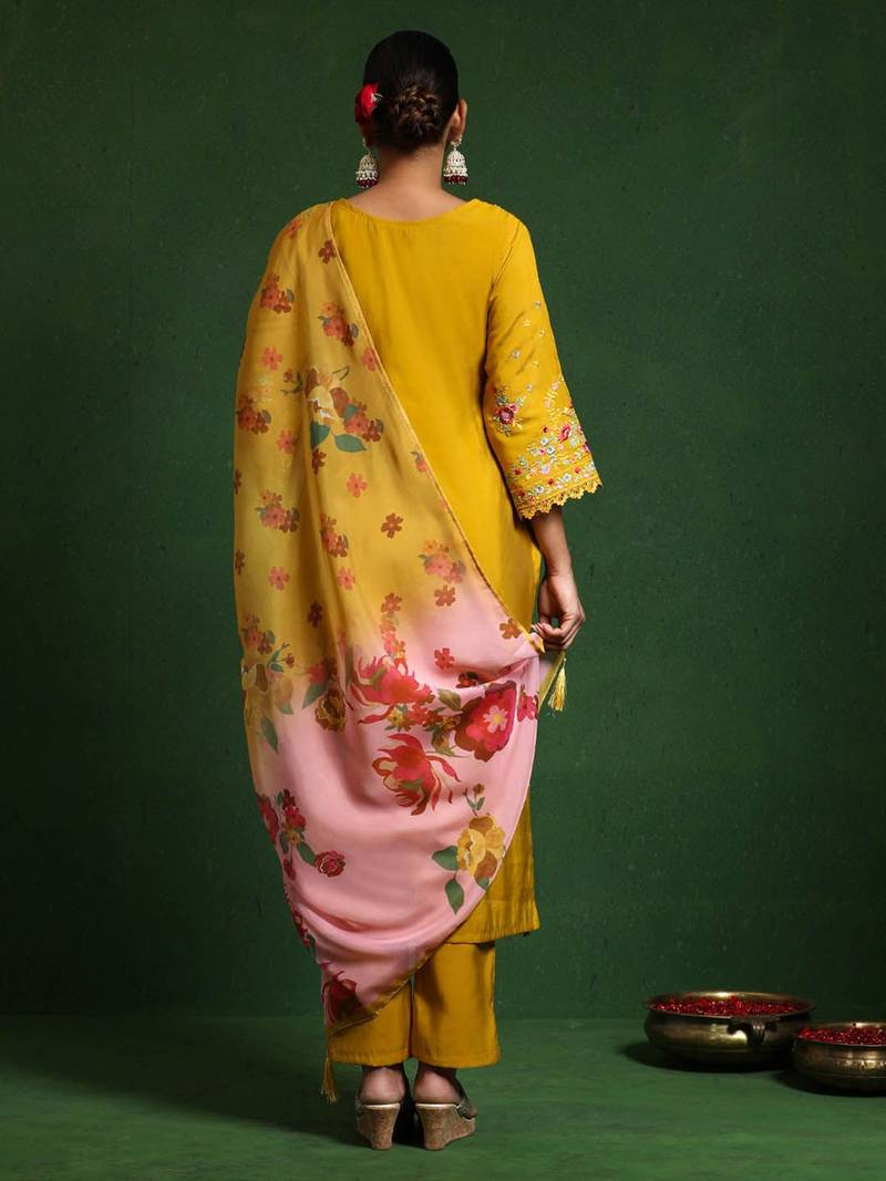 Women Floral Embroidered Regular Thread Work Pure Cotton Kurta with Trousers & With Dupatta