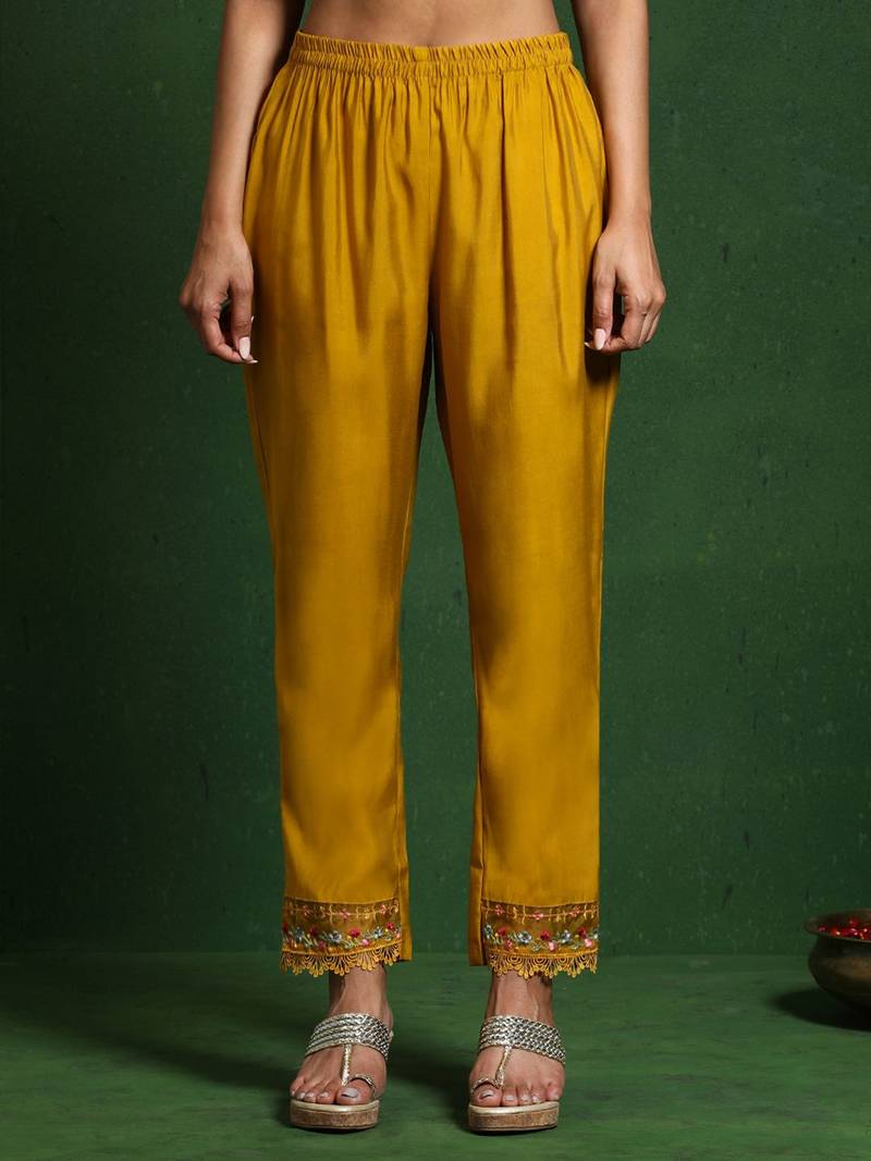 Women Floral Embroidered Regular Thread Work Pure Cotton Kurta with Trousers & With Dupatta