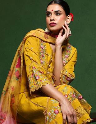 Women Floral Embroidered Regular Thread Work Pure Cotton Kurta with Trousers & With Dupatta 7