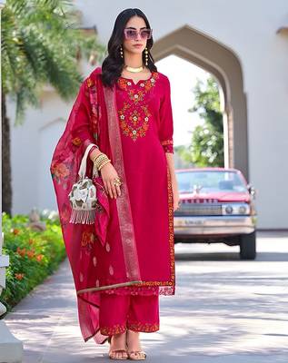 Women Floral Embroidered Regular Thread Work Kurta with Trousers & With Dupatta 1
