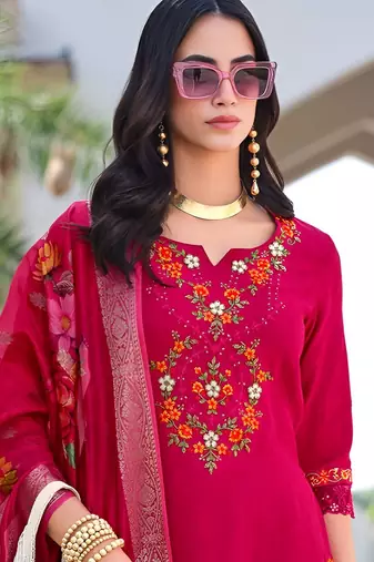 Women Floral Embroidered Regular Thread Work Kurta with Trousers & With Dupatta