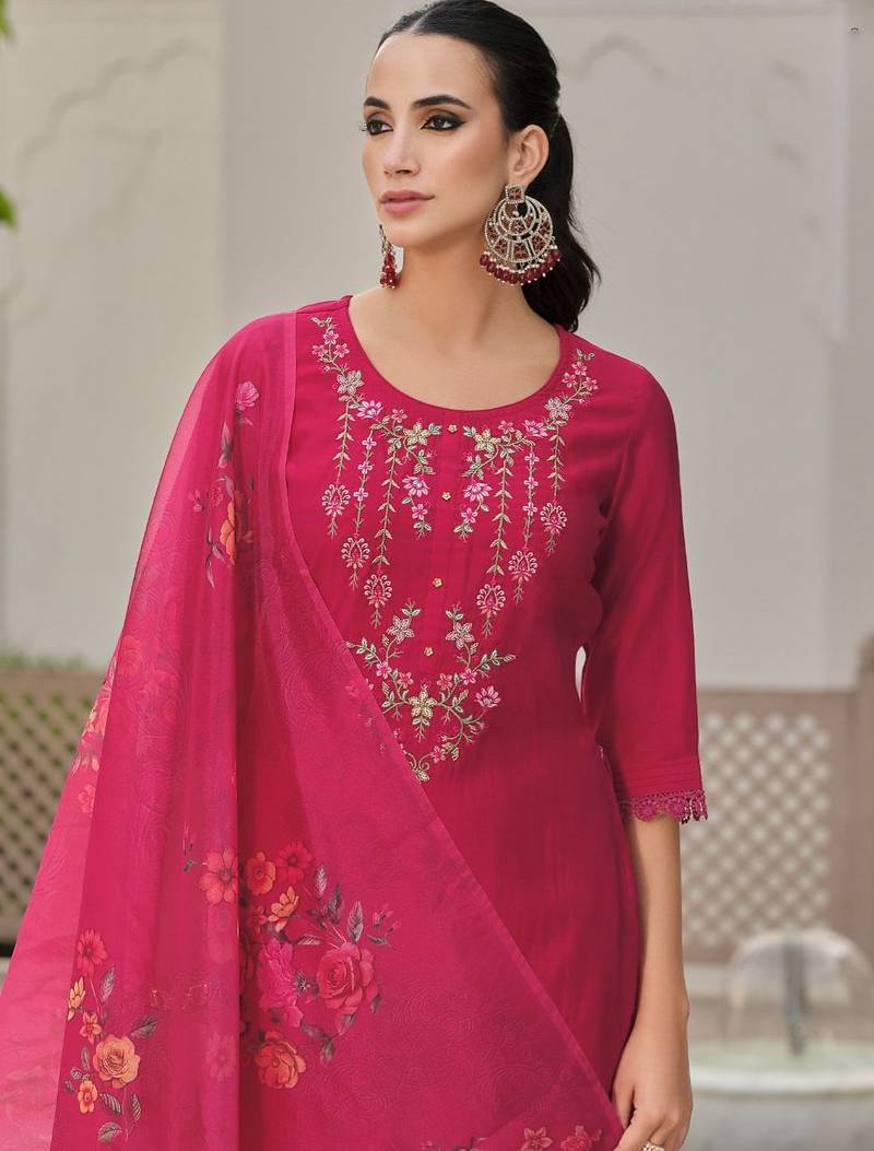 Floral Embroidered Thread Work Straight Kurta With Trousers And Dupatta