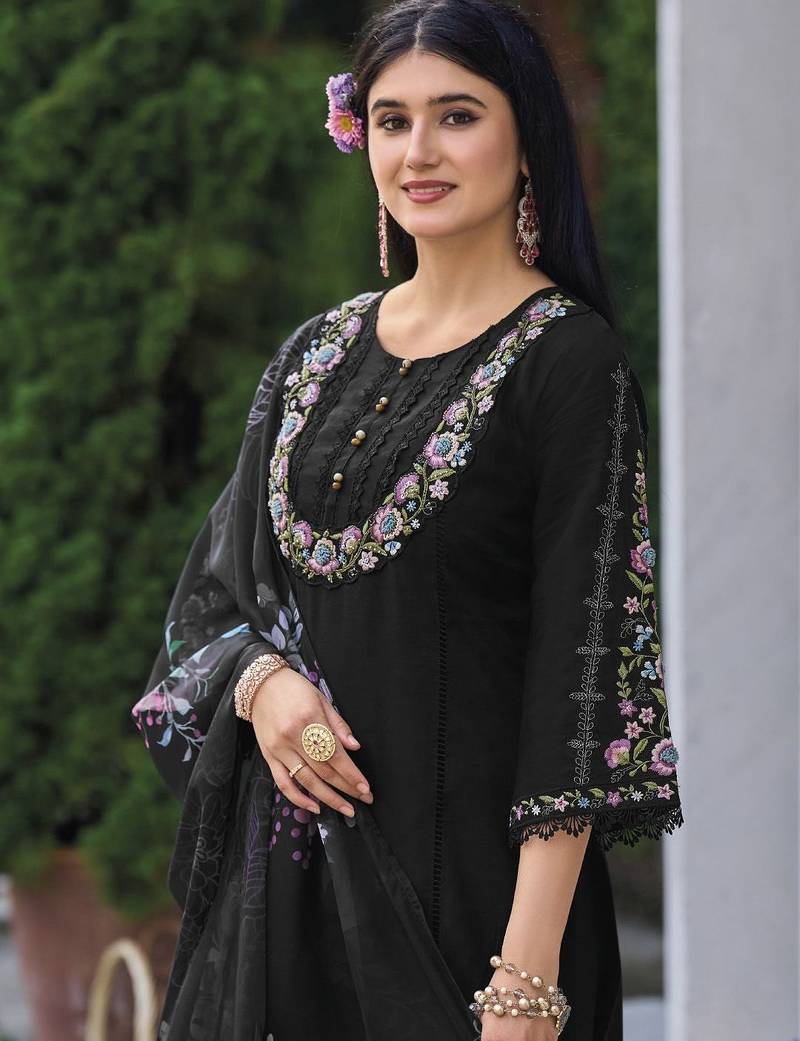 Floral Embroidered Thread Work Pure Cotton Straight Kurta With Trouser And Dupatta