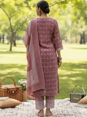 Ethnic Motifs Printed V-Neck Straight Kurta With Trousers & Dupatta 3