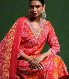 Bandhani Printed V-Neck Kurta With Trouser & Dupatta