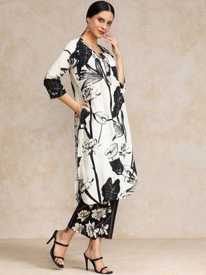 Women Floral Printed Regular Pure Cotton Kurta with Trousers 4