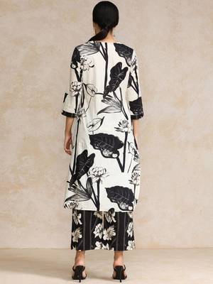 Women Floral Printed Regular Pure Cotton Kurta with Trousers 5