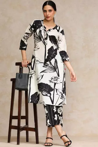 Women Floral Printed Regular Pure Cotton Kurta with Trousers