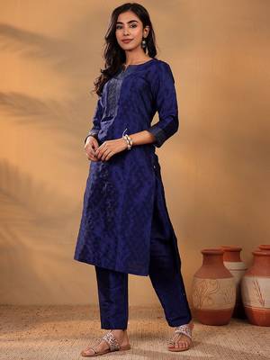 Women Regular Kurta with Trousers 4