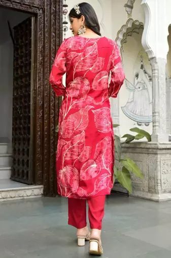 V-Neck Thread & Sequins Embellished Straight Kurta With Trouser & Chiffon Dupatta